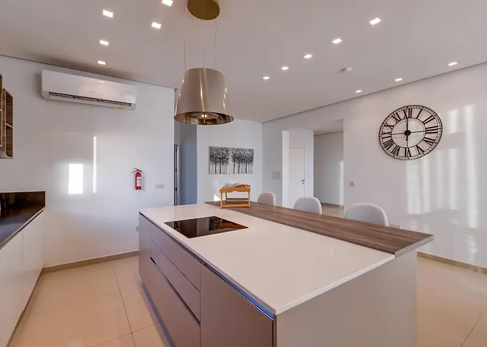 Stunning 3Bed With Views Mellieha By Homely