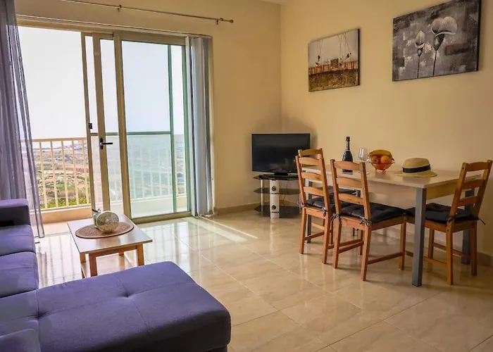 Peaceful 2 Bed, 2 Bath Flat & Breathtaking Views