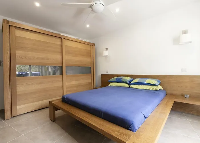 Mellieha Bay Waters Edge No. 160